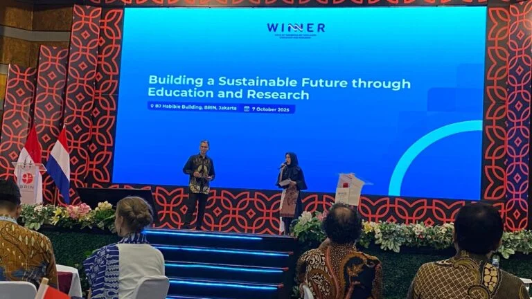 UNIVERSITAS FORT DE KOCK JAJAKI KOLABORASI RISET STRATEGIS DENGAN INSTITUSI TERKEMUKA BELANDA DI AJANG WINNER 2025