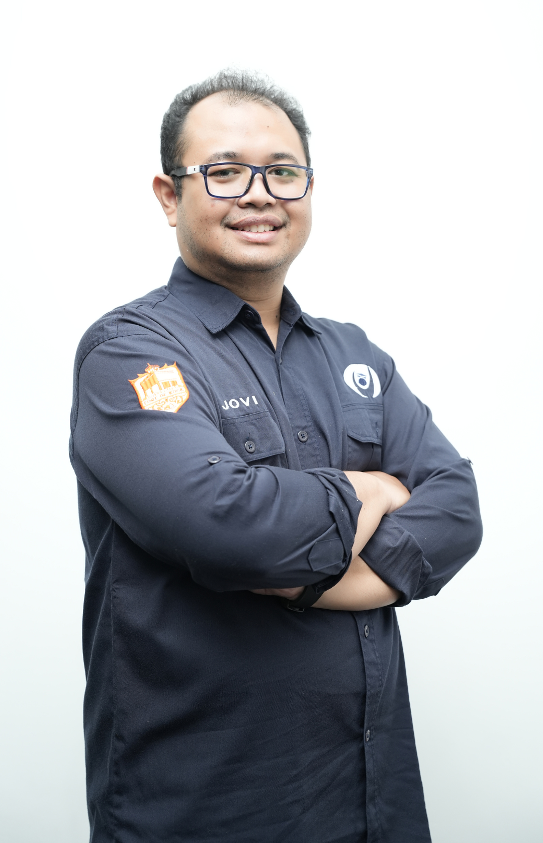 Jovi Antares, S. Kom, M. Kom